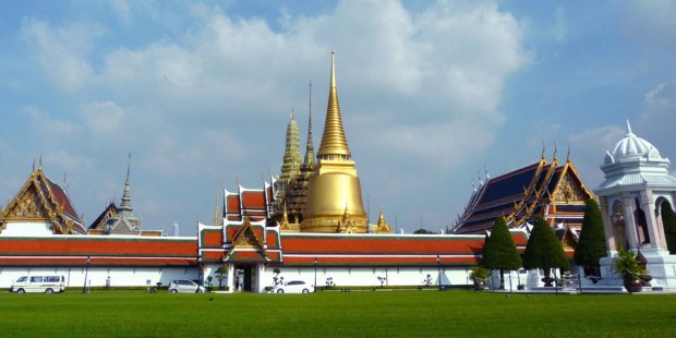 The front of Grand Palace and Emerald Buddha Temple